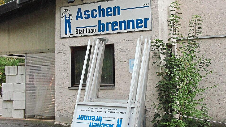 Seit einigen Monaten werden die leerstehenden Fabrikhallen der Fa. Aschenbrenner entr&uuml;mpelt.