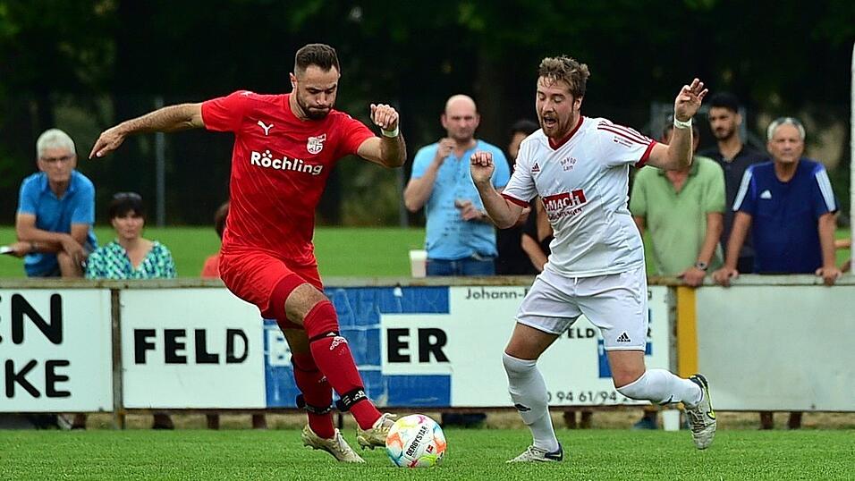 Roding (rot) hat das Landkreis-Derby gegen Lam (weiß) klar für sich entschieden.