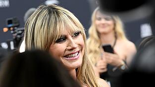 Supermodel Heidi Klum wird die Auslosung zur Endrunde der Fußball-WM 2026 moderieren. (Archivbild)