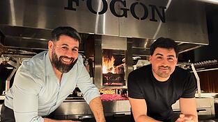 Das Restaurant 'Fogón Asado' von Sebastián Cardamoni (l) und Alex Pels ist laut der Reise-App Tripadvisor das beste Restaurant der Welt. Das Restaurant 'Fogón Asado' von Sebastián Cardamoni (l) und Alex Pels ist laut der Reise-App Tripadvisor das beste Restaurant der Welt.