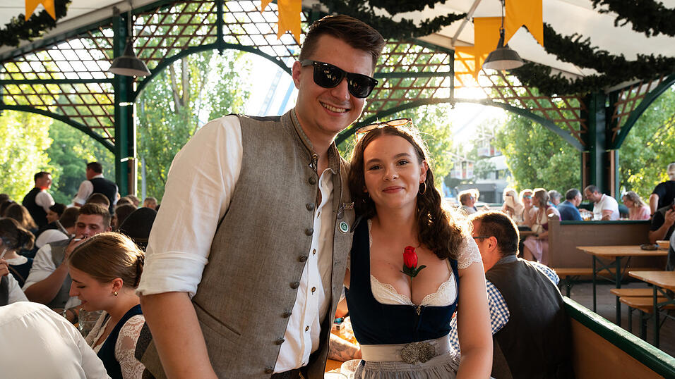 Die Partybilder vom Montag, 12. August 2024, aus dem Festzelt Nothaft. Die Partybilder vom Montag, 12. August 2024, aus dem Festzelt Nothaft.