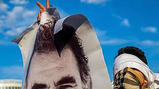 Wenige Tage nach dem Aufruf von Gründer Öcalan verkündet die PKK nun einen Waffenstillstand Wenige Tage nach dem Aufruf von Gründer Öcalan verkündet die PKK nun einen Waffenstillstand
