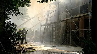 Der Großbrand der Afrika-Anlage im Tiergarten alarmierte 163 Männer und Frauen der Freiwilligen Feuerwehr.