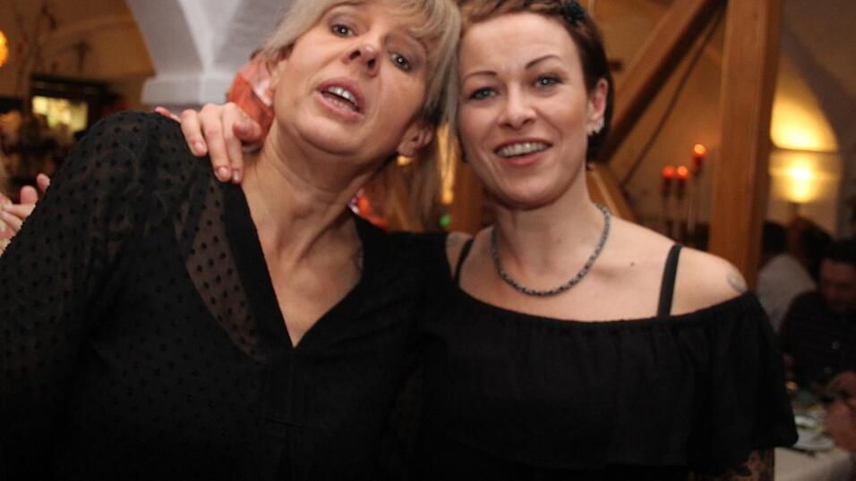 In der Landshuter Weinstube Isarklause fand am Samstag eine Schlagerparty statt. In der Landshuter Weinstube Isarklause fand am Samstag eine Schlagerparty statt.