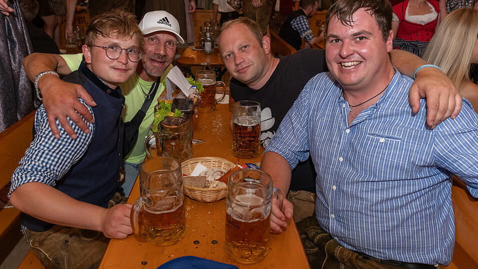 Die Partybilder vom Sonntag, 13. August 2023, aus dem Festzelt Nothaft. Die Partybilder vom Sonntag, 13. August 2023, aus dem Festzelt Nothaft.