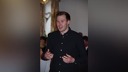 Stefan Stra&szlig;er, 22 Jahre, Physikstudent, Gemeinderat in Altfraunhofen und Kreisrat in Landshut