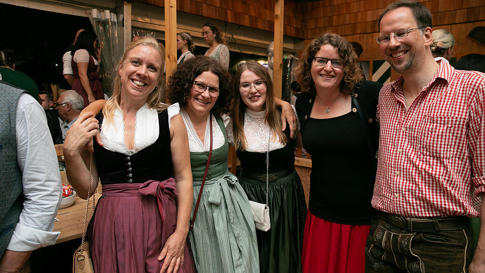 Die Partybilder vom Dienstag, 12. August, aus dem Festzelt Weckmann. Die Partybilder vom Dienstag, 12. August, aus dem Festzelt Weckmann.