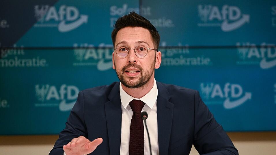 Dennis Hohloch, Parlamentarischer Geschäftsführer der Brandenburger AfD, sieht die Afd nicht als verfassungsfeindlich. Dennis Hohloch, Parlamentarischer Geschäftsführer der Brandenburger AfD, sieht die Afd nicht als verfassungsfeindlich.