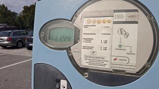 Auf den Automaten ist die neue Geb&uuml;hrenpflicht vermerkt.