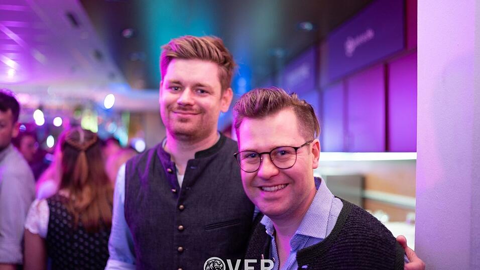 Auch am zweiten Volksfestfreitag schauten viele G&auml;ste im Overtime vorbei.