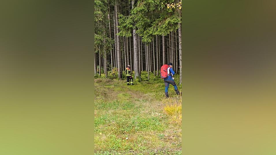 Etwa 180&nbsp;Einsatzkr&auml;fte von Feuerwehr, BRK und Bergwacht halfen bei der Personensuche mit. Der Vermisste wurde letztendlich am Donnerstagmittag gefunden.