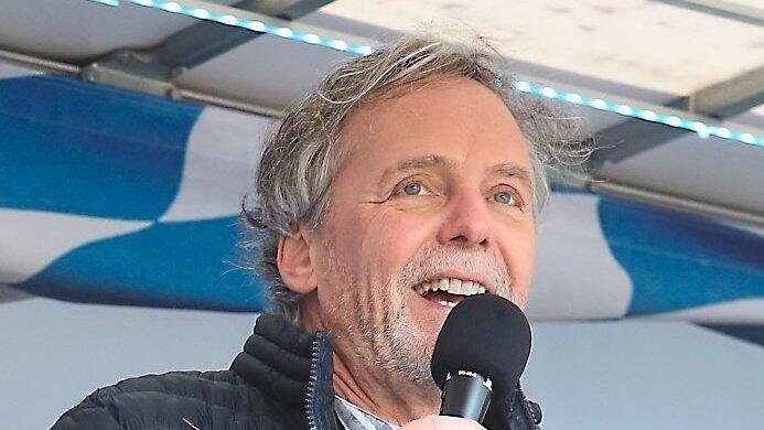 Der Passauer Gyn&auml;kologe und Naturheilkundler Ronald Weikl war bereits wegen des Vorwurfs der falschen Maskenatteste in den Medien.