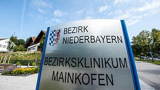 Im Bezirksklinikum geriet ein Patient laut Polizei durch einen Mitpatienten in Gefahr. (Archivbild)