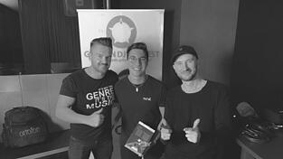 Valentino (Mitte) mit Jury-Mitglied Patrick Hofmann (links) und Jake Dile (rechts) nach seinem Sieg beim German DJ Contest im Oktober.