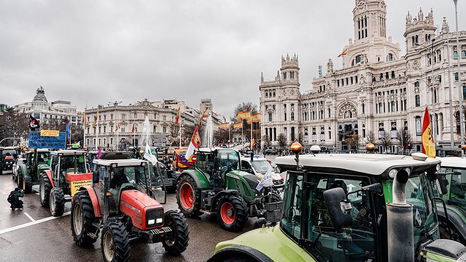 Gegen das Abkommen gab es in der Vergangenheit zahlreiche Proteste: Vor allem von Landwirten. (Archivbild) Gegen das Abkommen gab es in der Vergangenheit zahlreiche Proteste: Vor allem von Landwirten. (Archivbild)