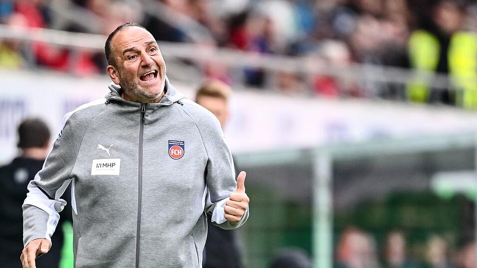 Heidenheims Trainer Frank Schmidt erkämpfte sich mit seinem Team die ersten Punkte der Saison für das Ziel Klassenverbleib.