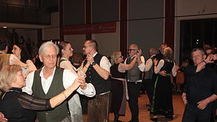 Eindr&uuml;cke vom J&auml;gerball in der Mainburger Stadthalle.