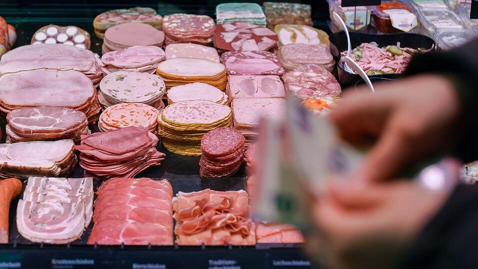 Bei Wurstwaren nahmen zuletzt sowohl Käuferreichweite als auch Absatzmenge ab. (Symbolbild) Bei Wurstwaren nahmen zuletzt sowohl Käuferreichweite als auch Absatzmenge ab. (Symbolbild)