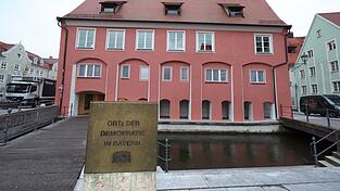 Im Kramerzunfthaus in Memmingen hielten Bauern im Jahr 1525 ihre Forderungen nach mehr Freiheit in den «Zwölf Artikeln» fest. Mit zahlreichen Veranstaltungen wird nun an die damalige Demokratiebewegung erinnert. (Archivbild)