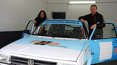 Mit ihrem VW Golf GTI wollen Carina und Kurt Biller bei der Bayerwaldrallye starten. Mit ihrem VW Golf GTI wollen Carina und Kurt Biller bei der Bayerwaldrallye starten.