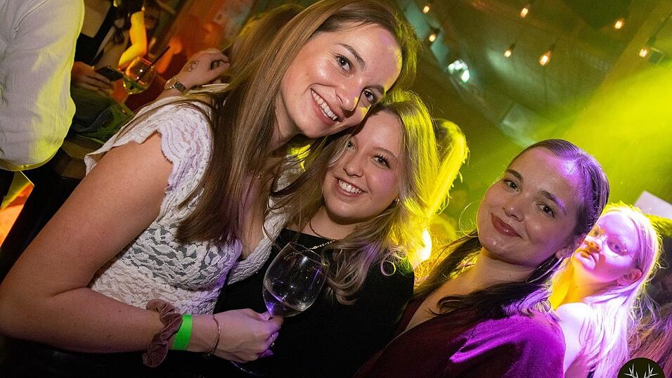 Die Stimmung bei den Partygängern am Samstagabend war prächtig. Die Stimmung bei den Partygängern am Samstagabend war prächtig.