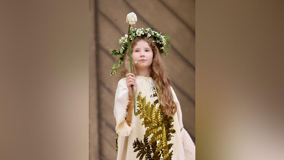 Eindr&uuml;cke von der Gruppe 'blau', die am Freitagabend die Drachenstich-Premiere gespielt hat.