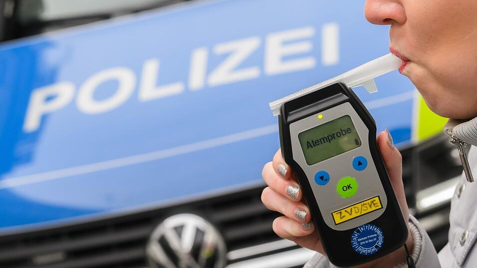 Auffälliger Alkoholkonsum blieb 2025 die häufigste Ursache für eine MPU. (Symbolbild) Auffälliger Alkoholkonsum blieb 2025 die häufigste Ursache für eine MPU. (Symbolbild)
