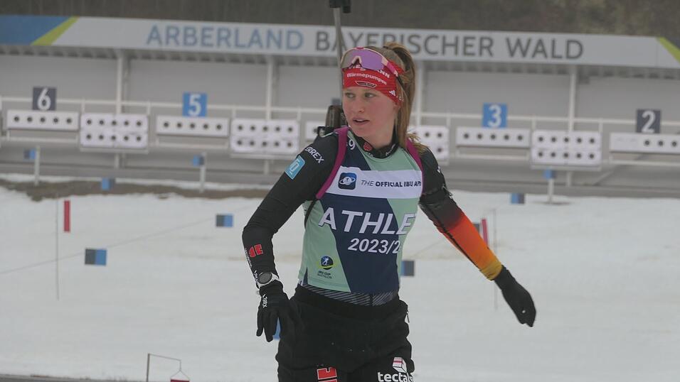 Julia Tannheimer am Mittwoch in Aktion beim freien Training zum IBU Cup am Arber.