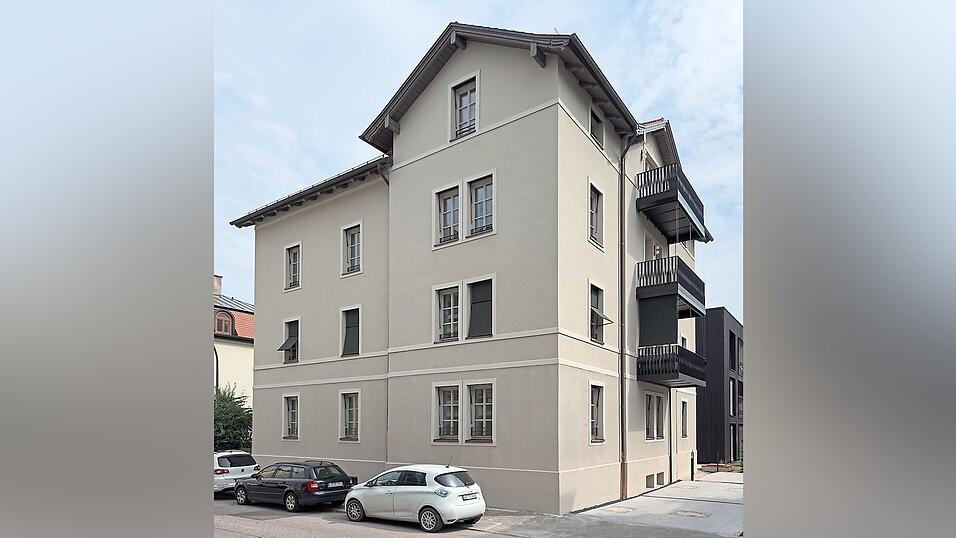 Im einstigen Garten des Gründerzeithauses in der Maistraße 4 entstand mit dessen Sanierung ein kontrastreicher Neubau. Im einstigen Garten des Gründerzeithauses in der Maistraße 4 entstand mit dessen Sanierung ein kontrastreicher Neubau.