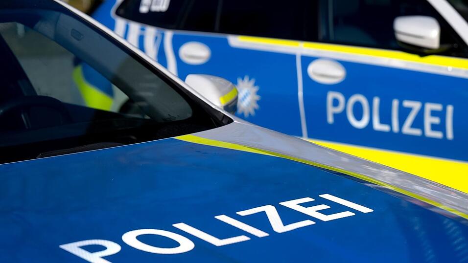 Ein Passant fand die Leiche des Mannes in einem Waldst&uuml;ck. (Symbolbild)