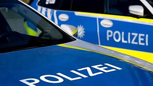 Ein Passant fand die Leiche des Mannes in einem Waldst&uuml;ck. (Symbolbild)