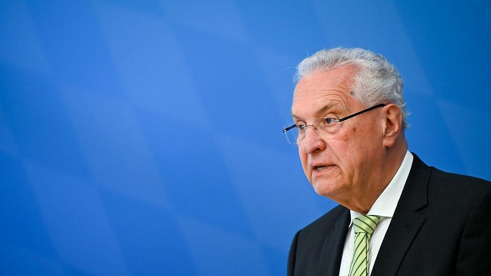 Joachim Herrmann w&auml;hlt nach dem CSD-Anschlag klare Worte. (Archivbild)