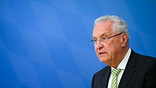 Joachim Herrmann w&auml;hlt nach dem CSD-Anschlag klare Worte. (Archivbild)