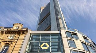 Die italienische Gro&szlig;bank Unicredit greift nach der Commerzbank (Archivbild).