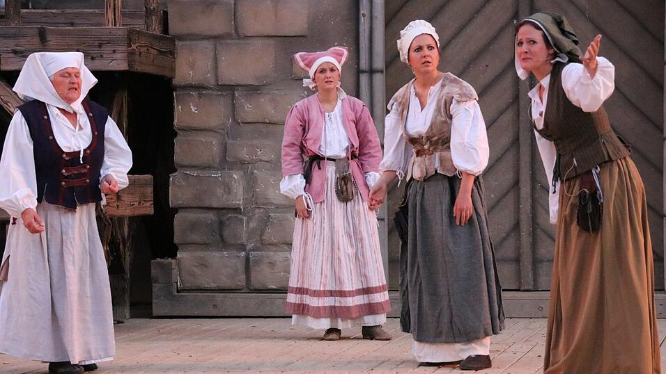 Bilder der Gruppe 'Gr&uuml;n' des Drachenstich-Festspiels.