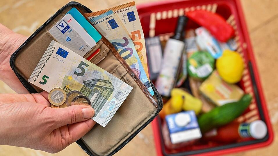 Der Handel gehört zu den Wirtschaftsbereichen, wo besonders häufig Preiserhöhungen geplant sind. (Symbolbild)
