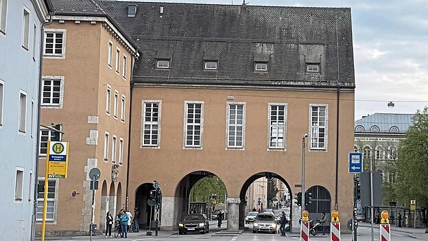 Das Neue Rathaus am Dachauplatz steht wie kaum ein anderer Ort in der Stadt f&uuml;r die NS-Zeit. Manche fordern deshalb genau hier ein NS-Dokuzentrum.