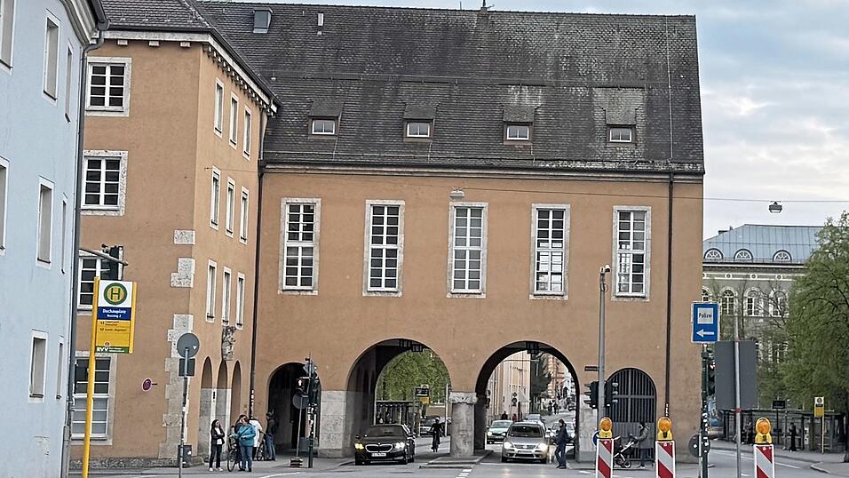 Das Neue Rathaus am Dachauplatz steht wie kaum ein anderer Ort in der Stadt f&uuml;r die NS-Zeit. Manche fordern deshalb genau hier ein NS-Dokuzentrum.