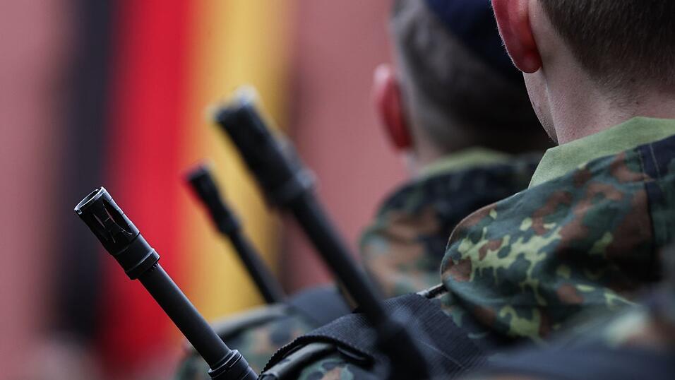 2025 nahmen deutlich mehr minderj&auml;hrige Rekruten ihren Dienst bei der Bundeswehr auf als im Jahr zuvor. (Symbolbild)