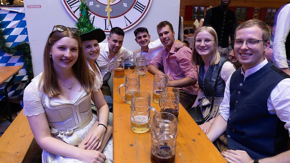 Die Partybilder vom Samstag, 8. August, aus dem Festzelt Reisinger. Die Partybilder vom Samstag, 8. August, aus dem Festzelt Reisinger.