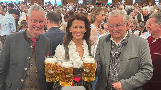 Das Gäubodenvolksfest 2025 ist eröffnet. Das Gäubodenvolksfest 2025 ist eröffnet.