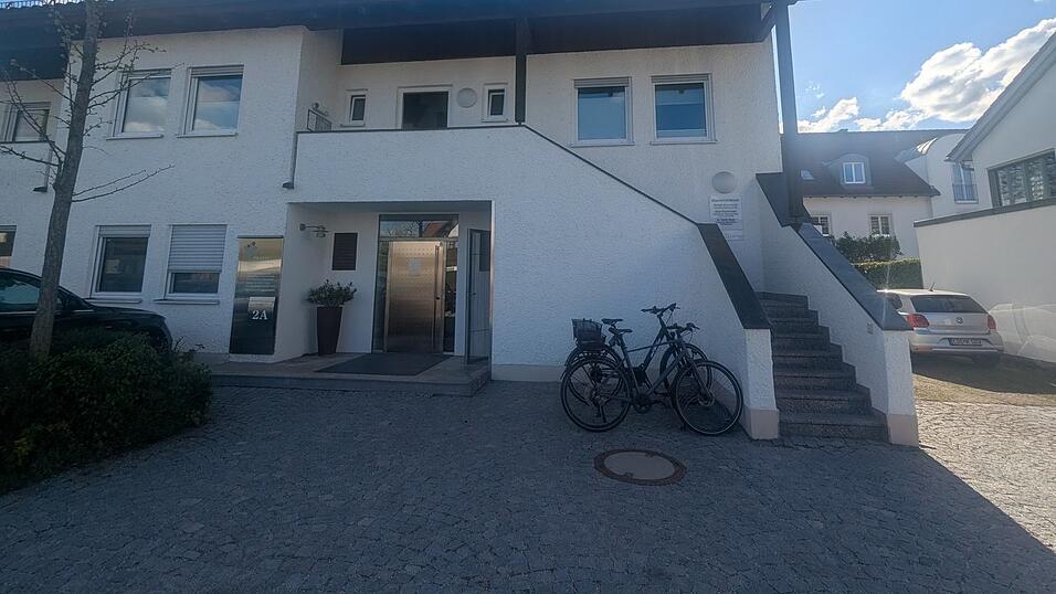 Im zweiten Stock ist die Praxis von Dr. Kronschnabl.