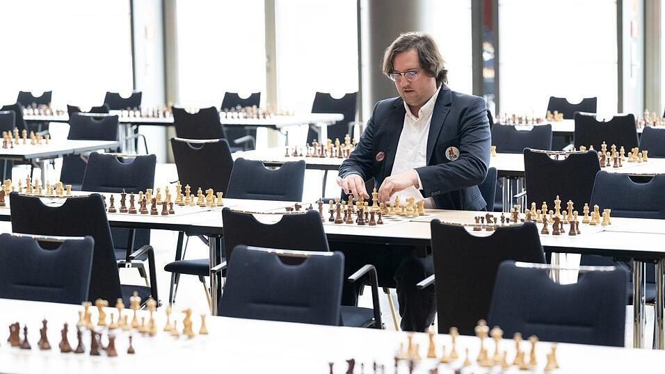 Beim Deutschen Schachgipfel in Dresden treten rund 1.000 Spielerinnen und Spieler gegeneinander an.