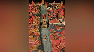 Im Sandtner-Modell aus dem Jahr 1568 bereits vorhanden: die Ziehbrunnen am Unteren Markt (vorne), dem jetzigen Ludwigsplatz, und am Oberen Markt (hinten), dem Theresienplatz.