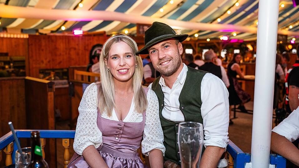 Die Partybilder vom Montag, 17. August, aus dem Festzelt Wenisch. Die Partybilder vom Montag, 17. August, aus dem Festzelt Wenisch.