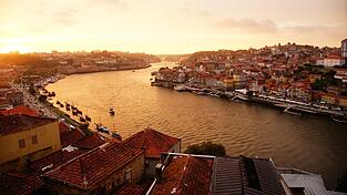Zwar kein Geheimtipp mehr, aber absolut einen Besuch wert: Porto im Norden Portugals.