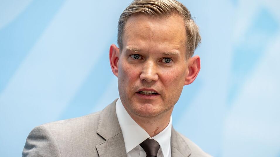 Der Bundesdrogenbeauftragte Hendrik Streeck h&auml;lt die Verbotspl&auml;ne f&uuml;r &uuml;berf&auml;llig. (Archivbild)