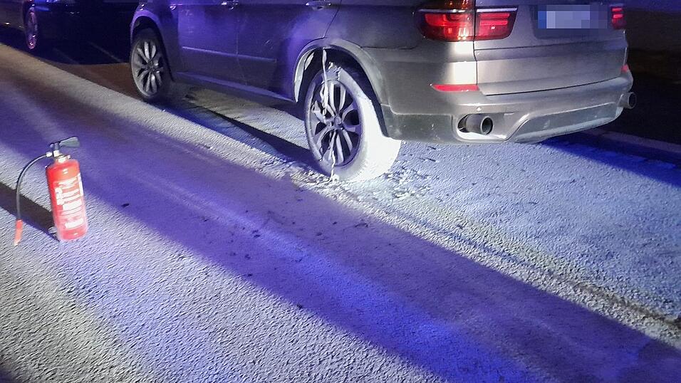 Vier Brände innerhalb kürzester Zeit haben in der Nacht auf Mittwoch die Landshuter Feuerwehr beschäftigt.