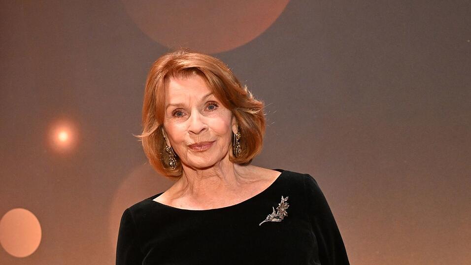 Senta Berger spielt im neuen Film ihres Sohnes Simon Verhoeven mit. (Archivbild) Senta Berger spielt im neuen Film ihres Sohnes Simon Verhoeven mit. (Archivbild)
