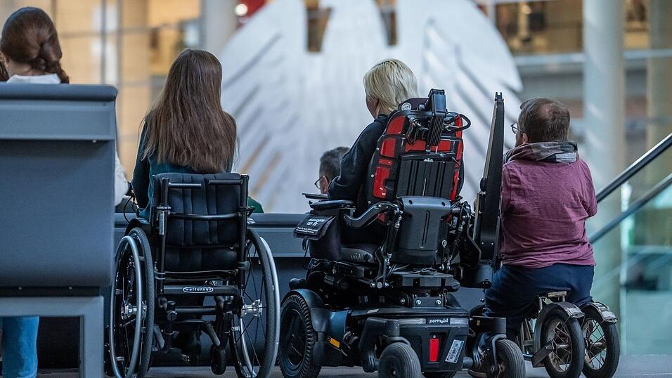 Wie kann da Leben f&uuml;r Menschen mit Behinderungen alltagstauglicher werden? Der Bundestag ber&auml;t nun &uuml;ber das Behindertengleichstellungsgesetz.